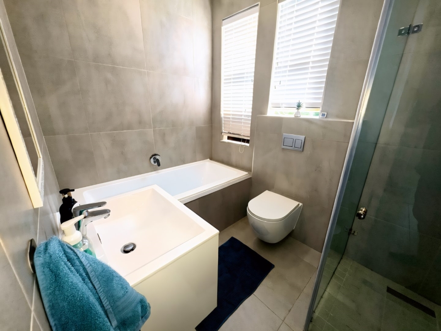 4 Bedroom Property for Sale in Sandown Western Cape